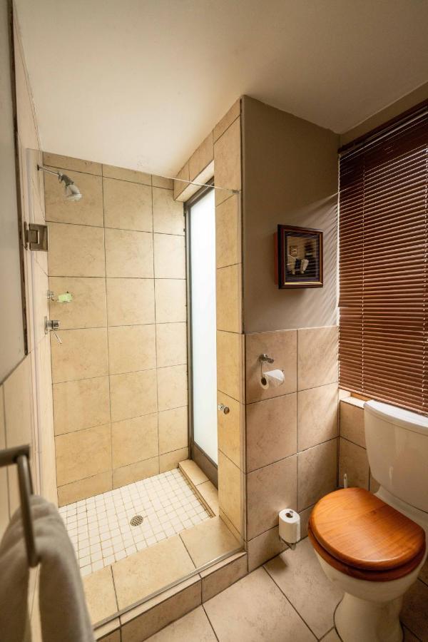 Fatmols Guest Lodge Johannesburg Ngoại thất bức ảnh